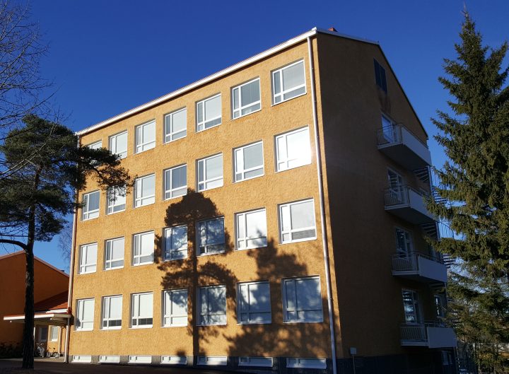 Torni-rakennus Turun yliopiston Rauman kampuksella