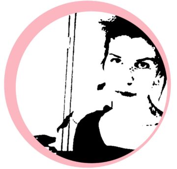 Marja Etelämäen profiilikuva mustavalkoisena viivapiirroksena