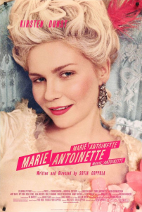 Marie Antoinette -elokuvan juliste hymyilevästä naisesta.