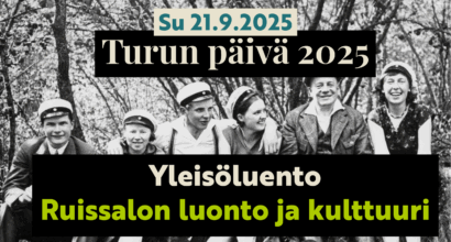Turun päivä 2025 mainoskuva. Mustavalkoisessa kuvassa ylioppilaita ruissalossa 1920-luvula.