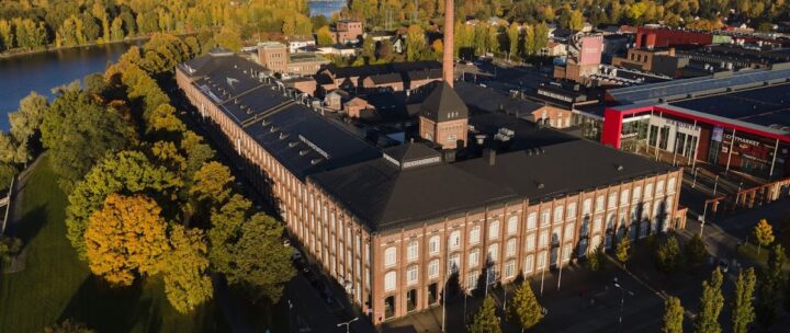 Syksyinen ilmakuva Porin yliopistokeskuksesta