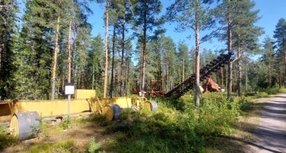 Vanhoja turpeennostokoneita turvemuseolla.