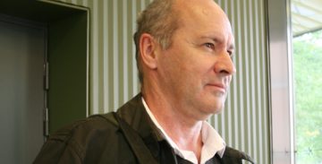 Vierailijaprofessori Colin Davis ja traumakertomusten eettisyys