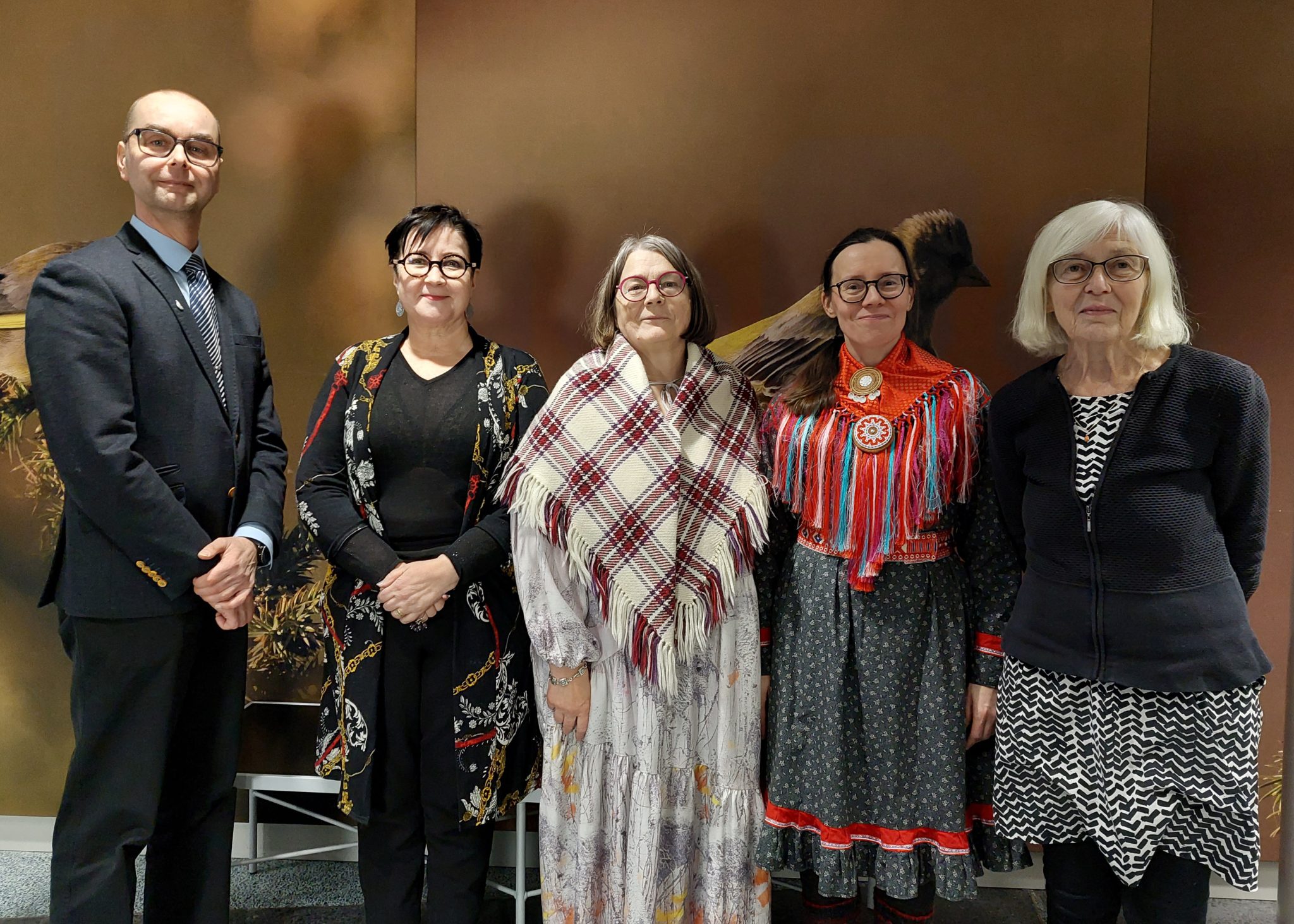Vasemmalta Jussi Lehtonen , Maria Lähteenmäki, Helena Ruotsala, Sigga-Marja Magga ja Ildikó Lehtinen.