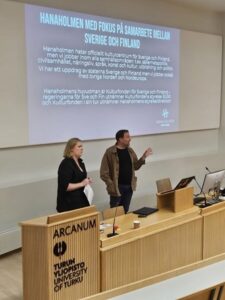 Ina Lindberg ja Janne Wikström kertovat Hanaholmenin toiminnasta.