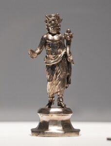 Genius-pienoispatsas ajalta 150–220 jälkeen ajanlaskun alun.