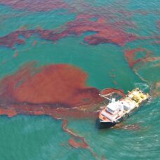 Oil skimming after the Deepwater Horizon oil spill in 2010 (Credit: NOAA)