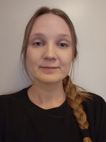 Emmi Niklanderin kasvokuva.